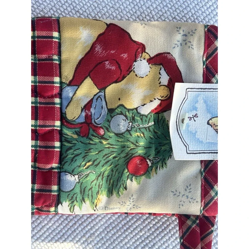 Disney Classic Pooh Christmas Oven Mitt NWT Winnie The Pooh Holiday Kitchen Mitt